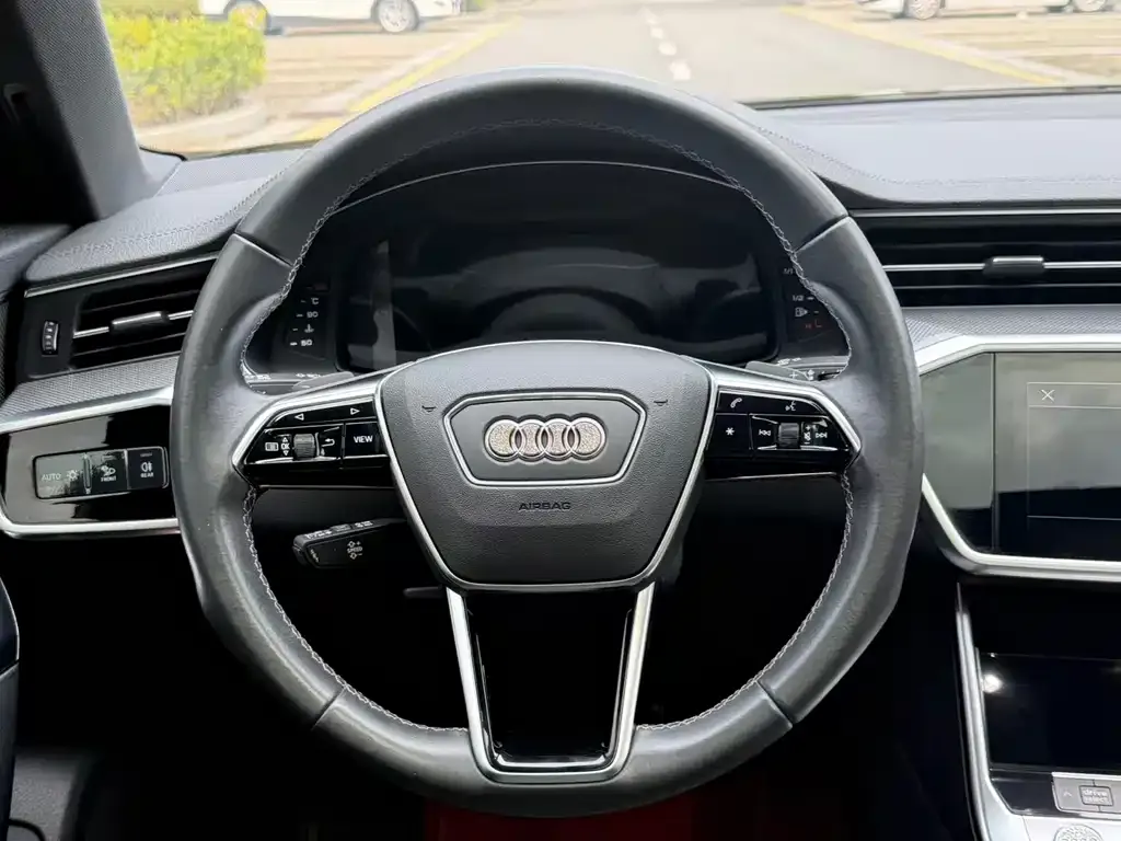 Audi A6L — фото 9