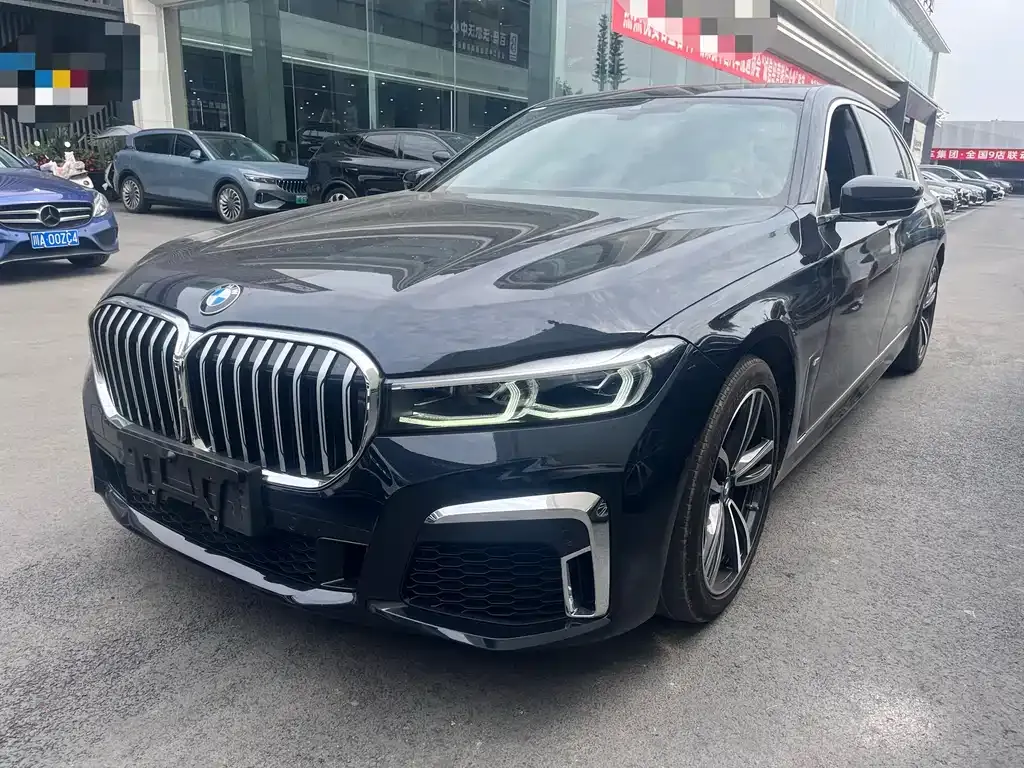 BMW 7 Series — фото 1
