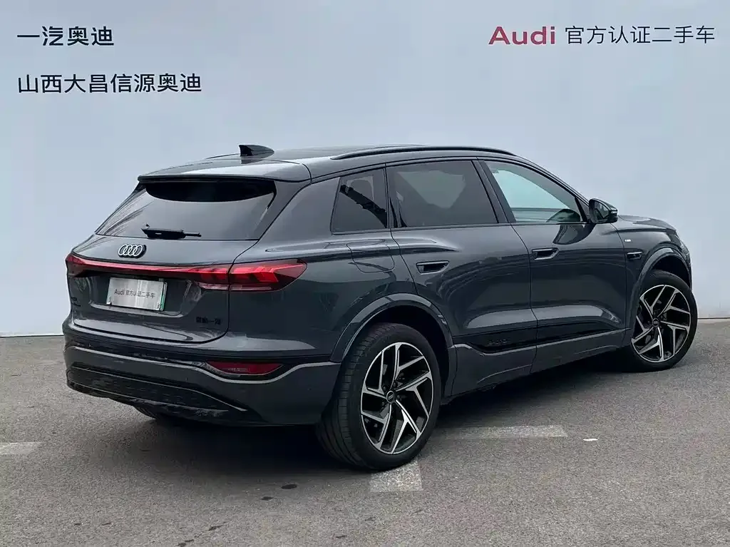 Audi Q6L e-tron — фото 3