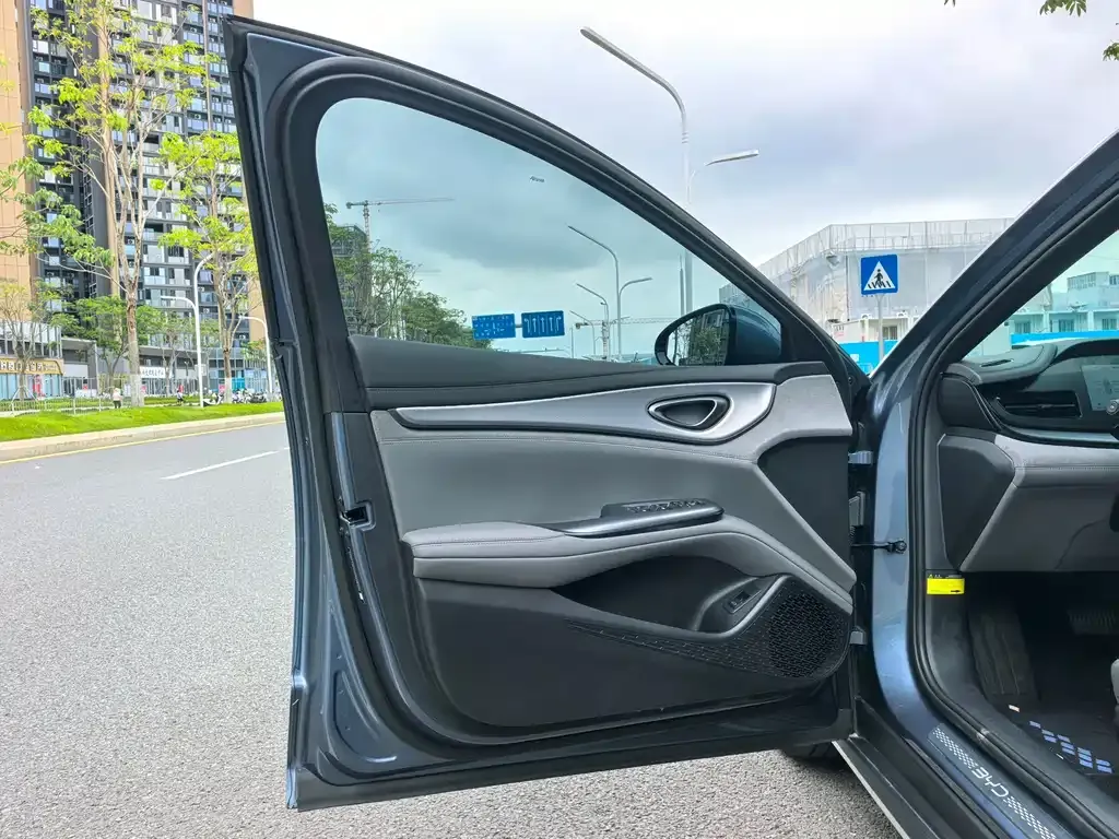 BYD Seal 07 DM-i — фото 8