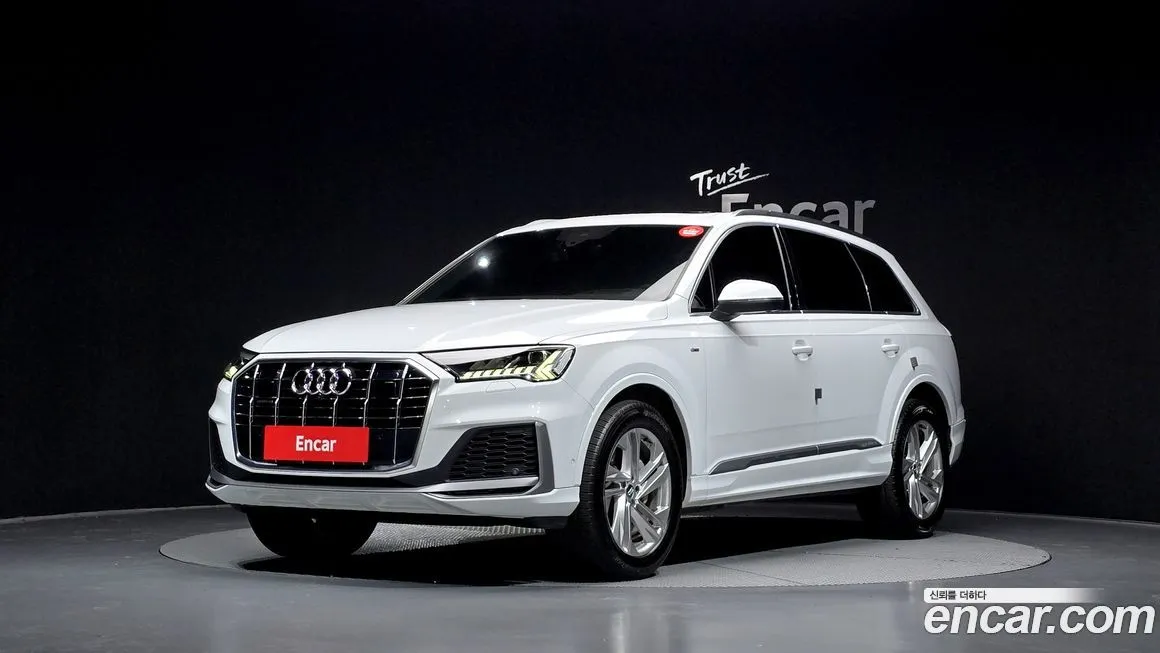 Audi Q7 — фото 1