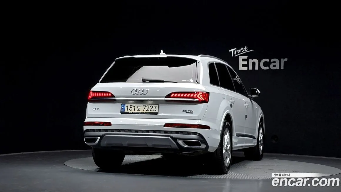 Audi Q7 — фото 5