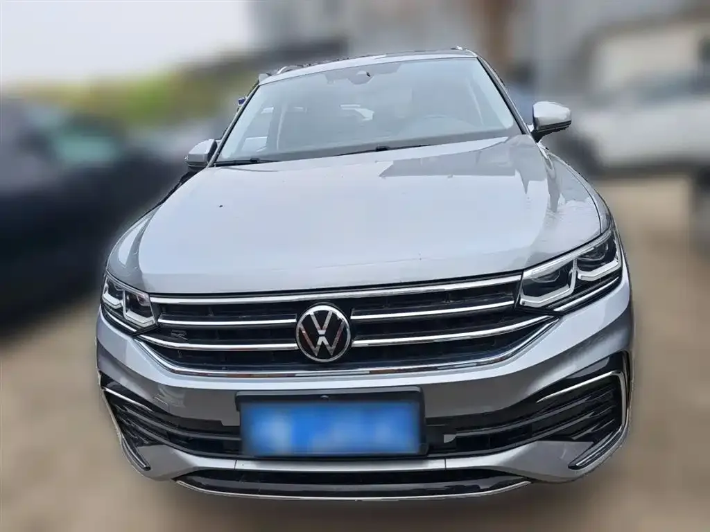 Volkswagen Tiguan L — фото 7