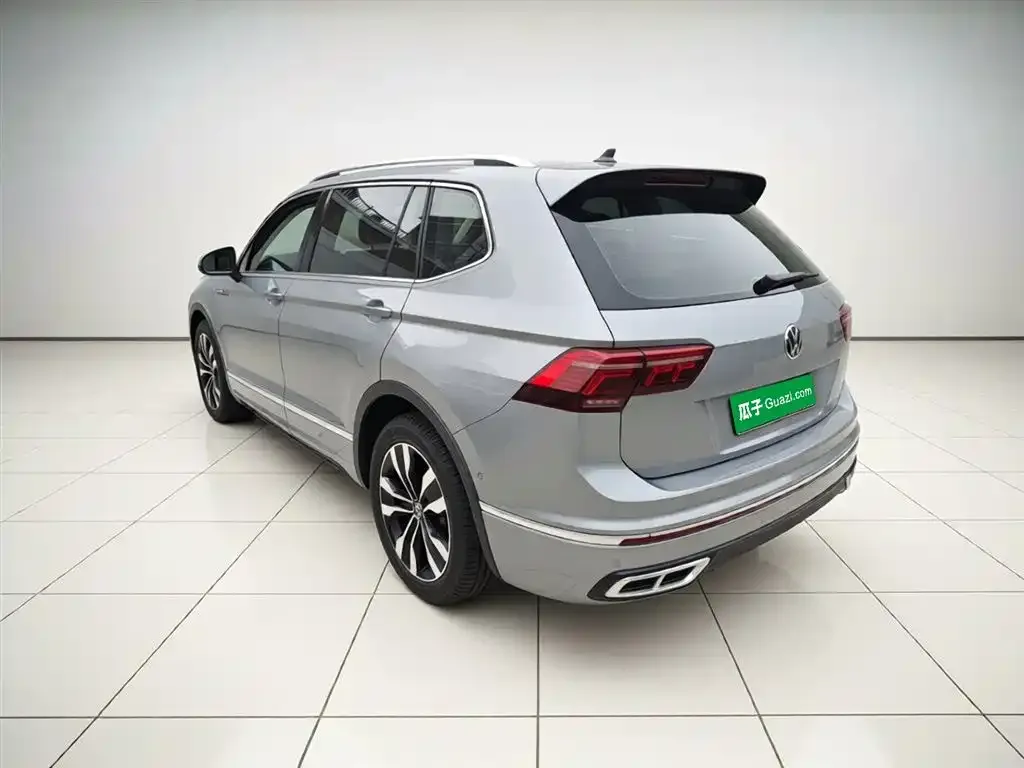 Volkswagen Tiguan L — фото 6