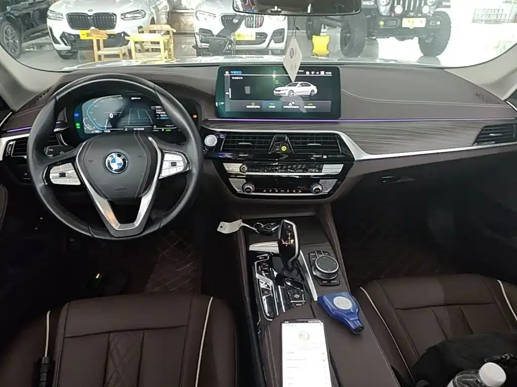 BMW 5 Series New Energy — фото 10