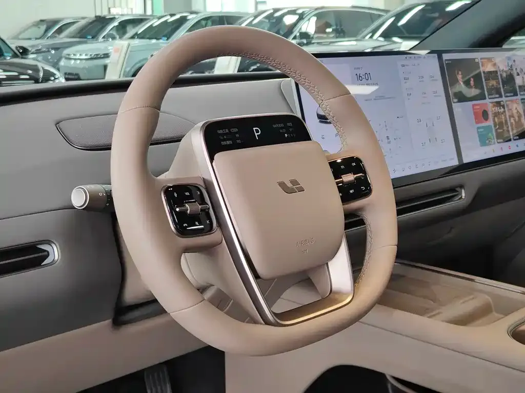 Li Auto i6 — фото 10