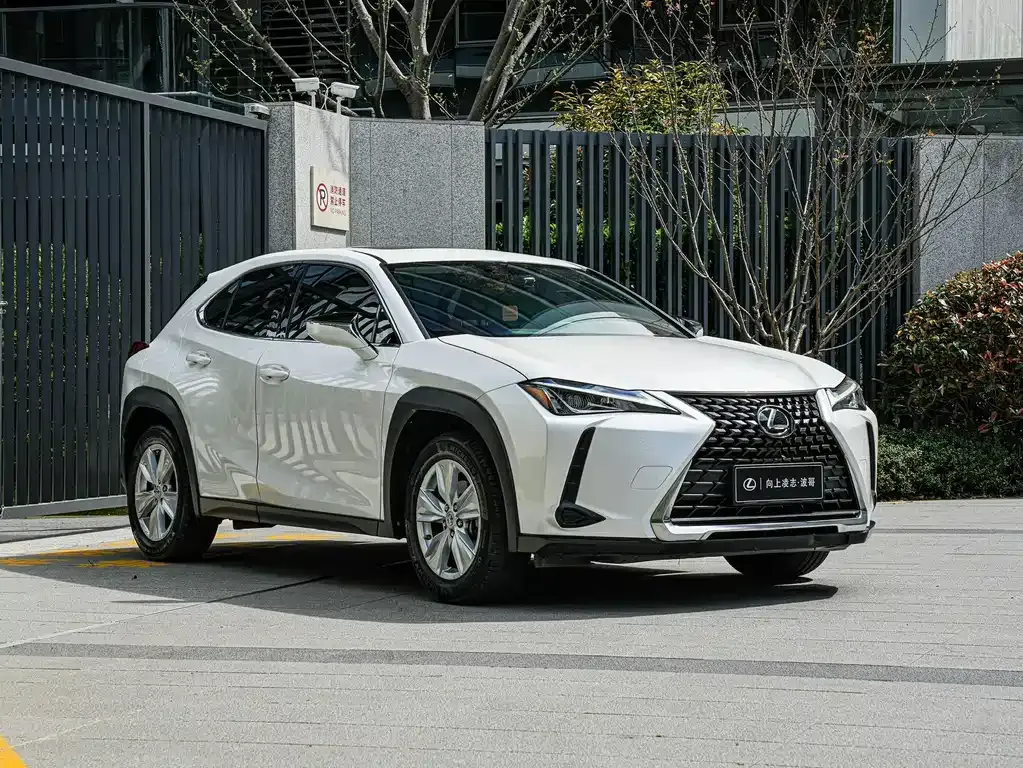 Lexus UX — фото 4