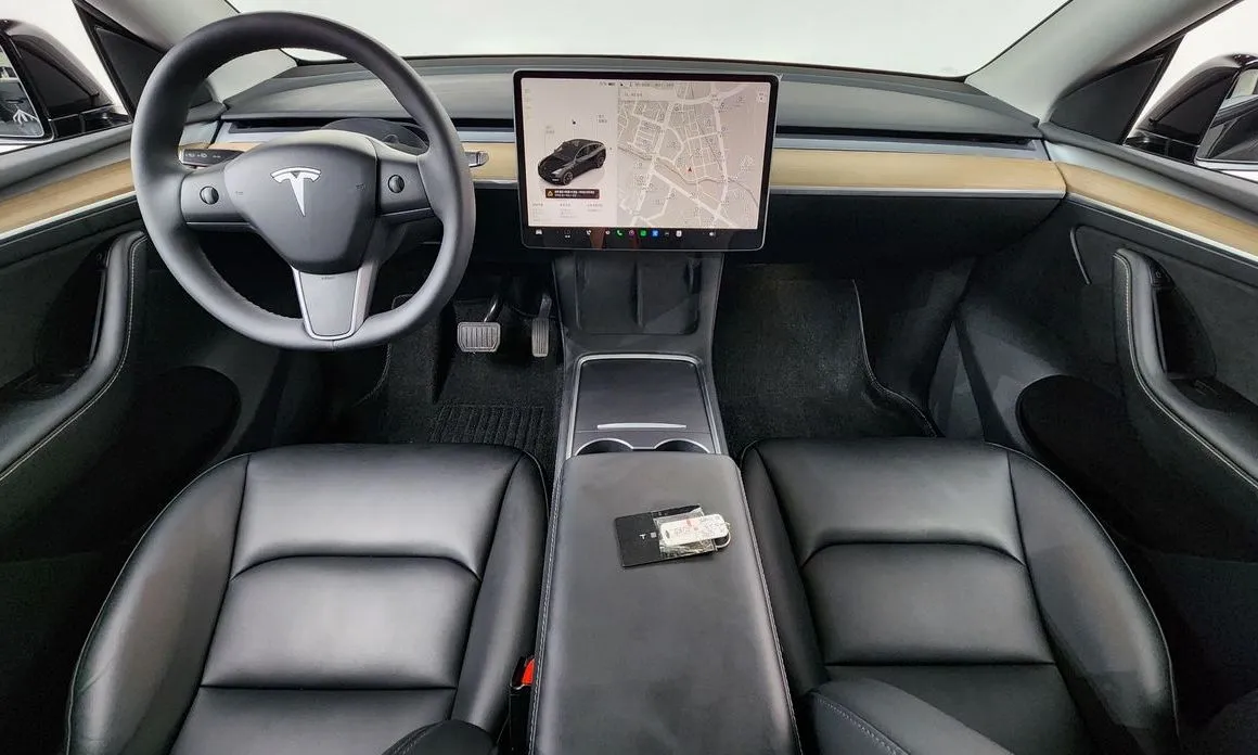 Tesla Model Y — фото 7