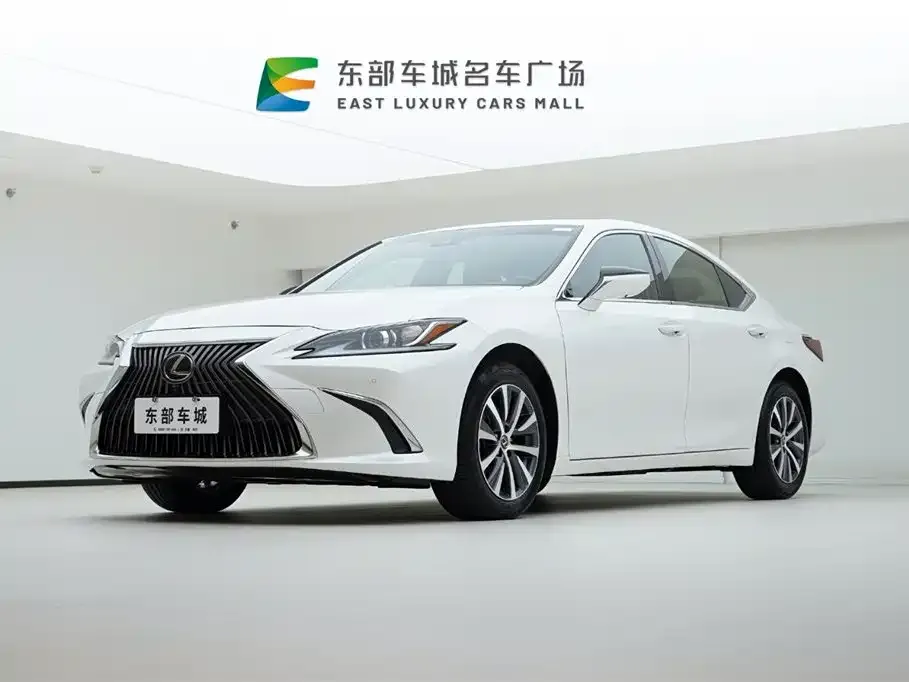 Lexus ES — фото 1