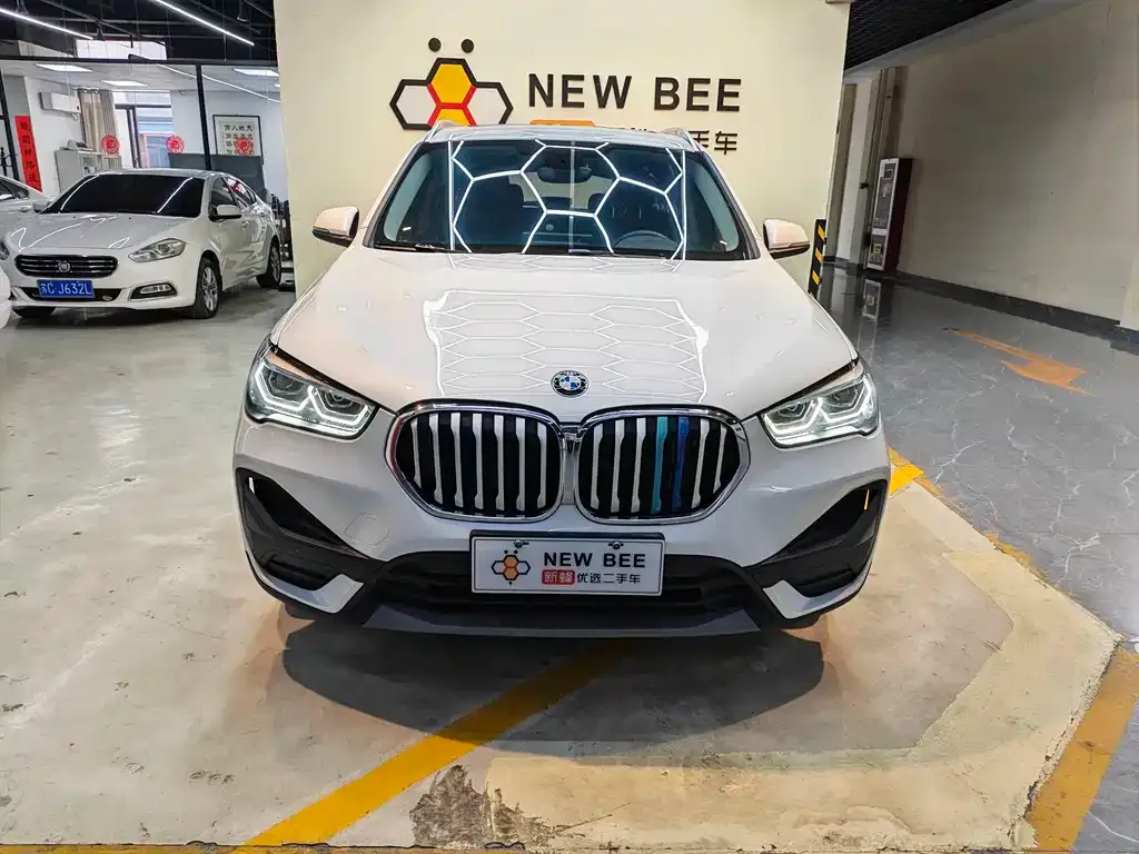 BMW X1 — фото 1