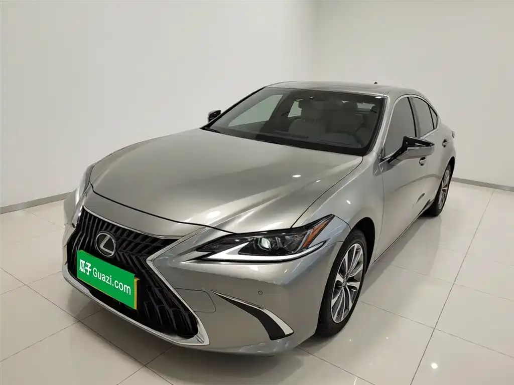 Lexus ES — фото 10