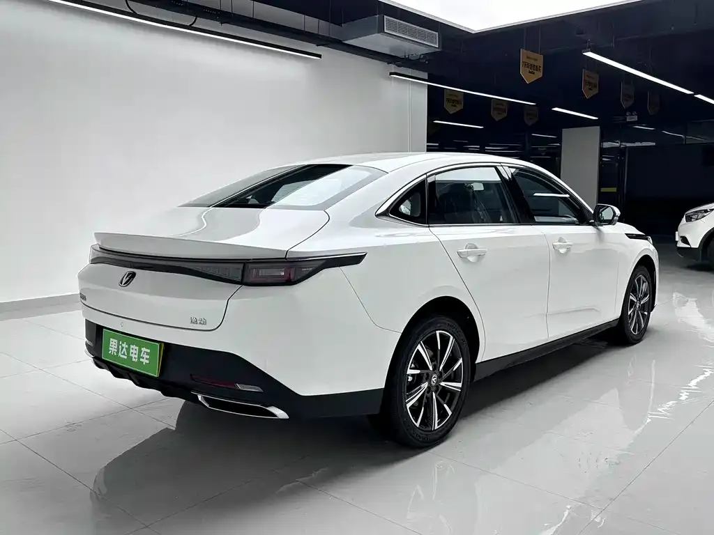 Changan Eado — фото 6