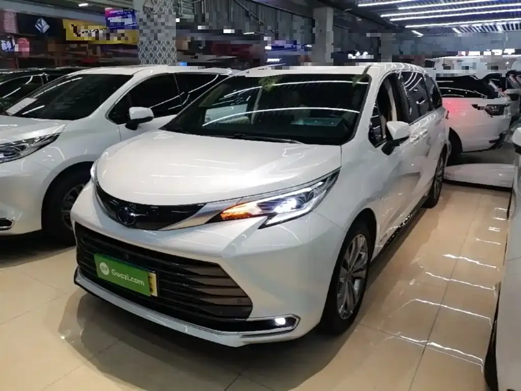 Toyota Sienna — фото 6