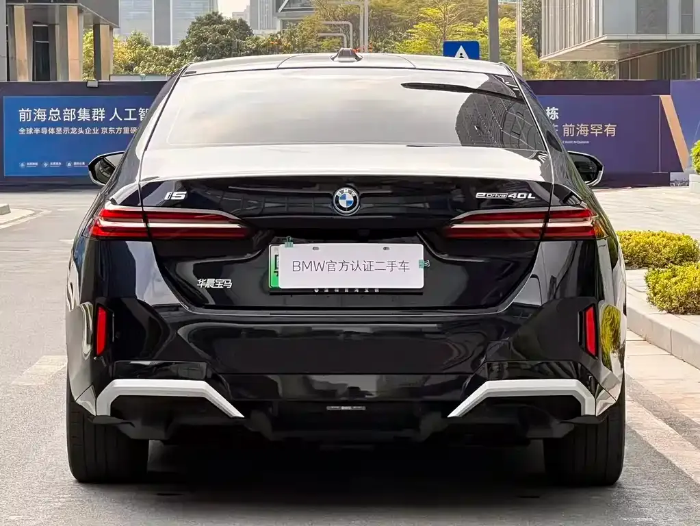 BMW i5 — фото 3