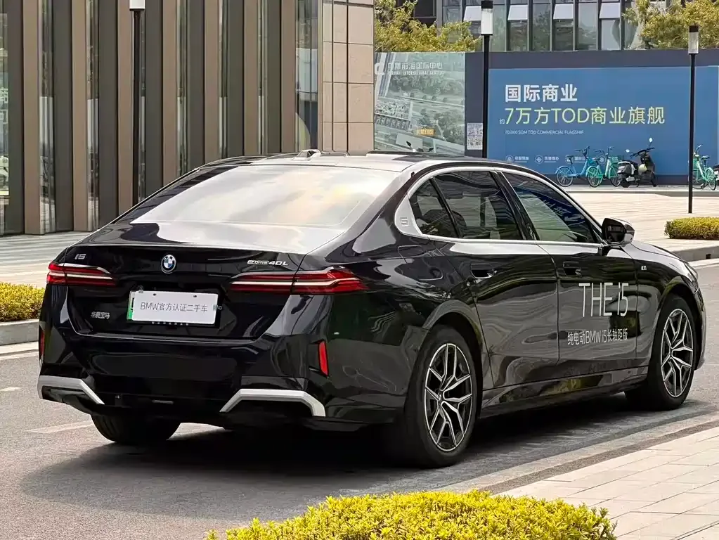 BMW i5 — фото 10