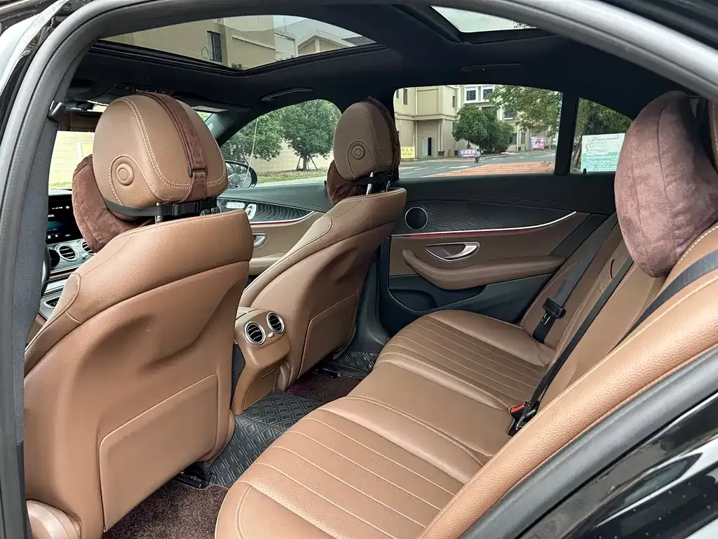 Mercedes-Benz E-Class (Import) — фото 2