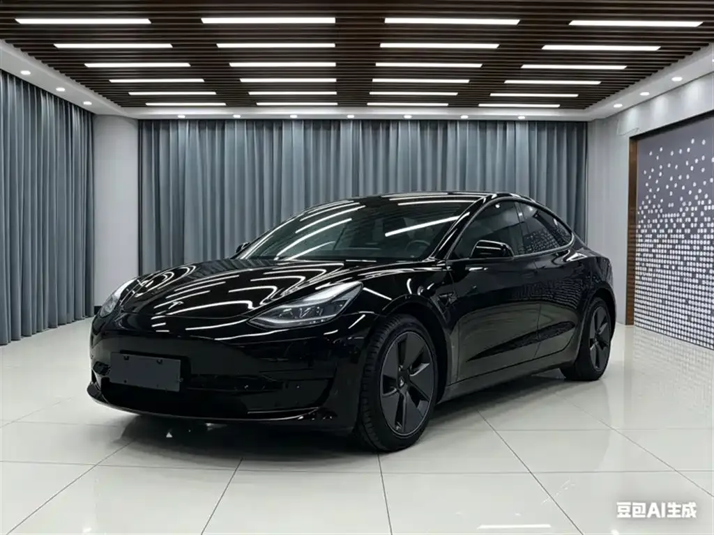 Tesla Model 3 — фото 4