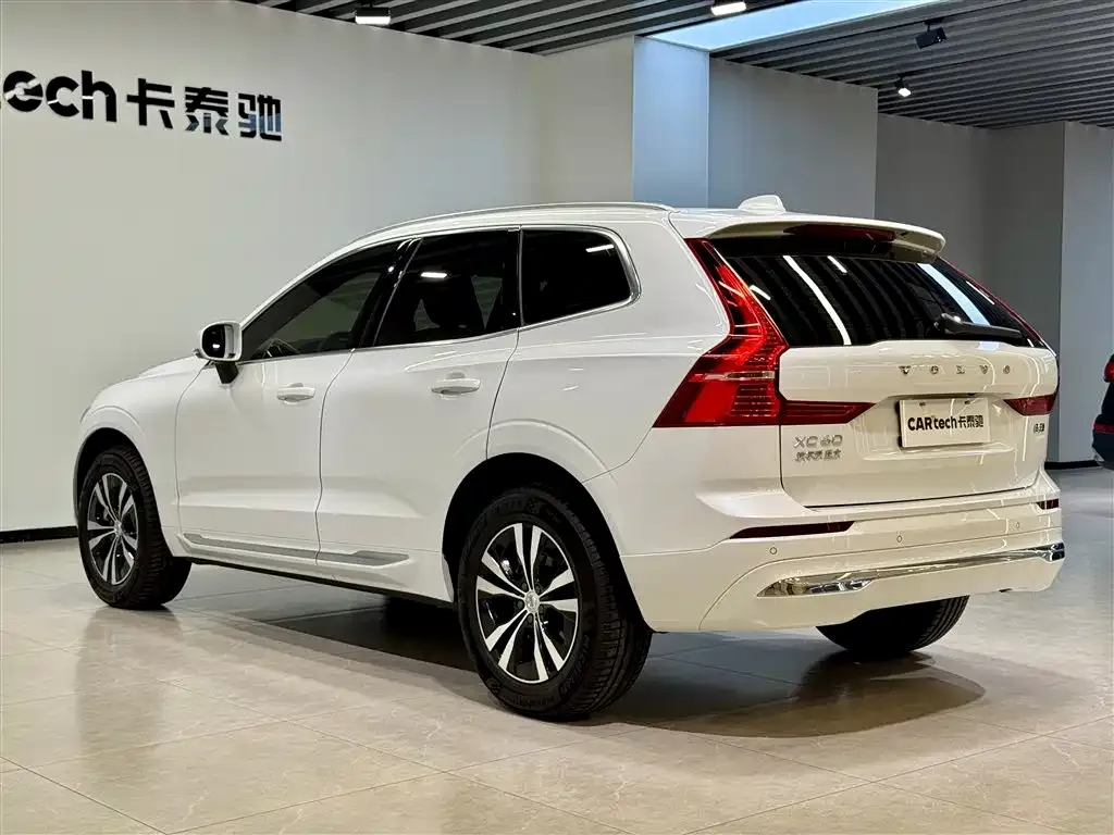 Volvo XC60 — фото 7