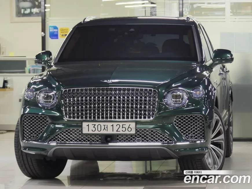 Bentley Bentayga — фото 1