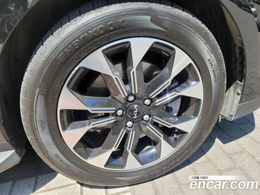 Kia Carnival — фото 10