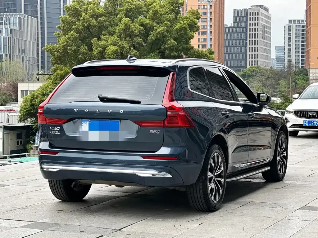 Volvo XC60 — фото 5
