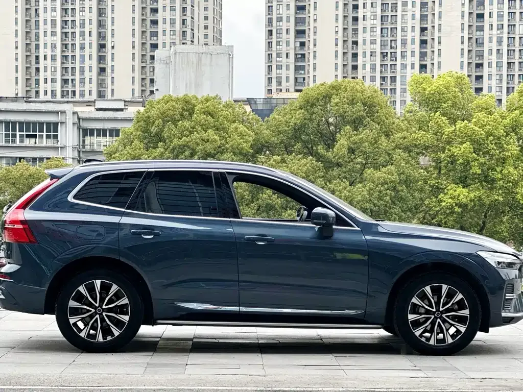 Volvo XC60 — фото 8