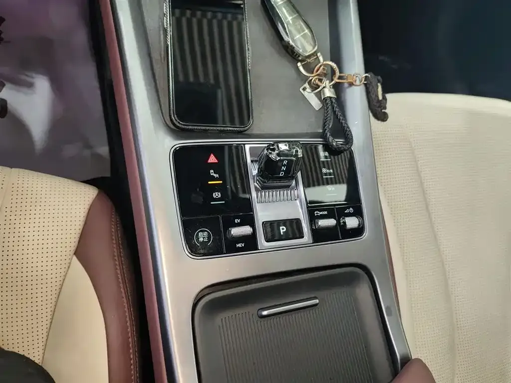 BYD Seal — фото 8