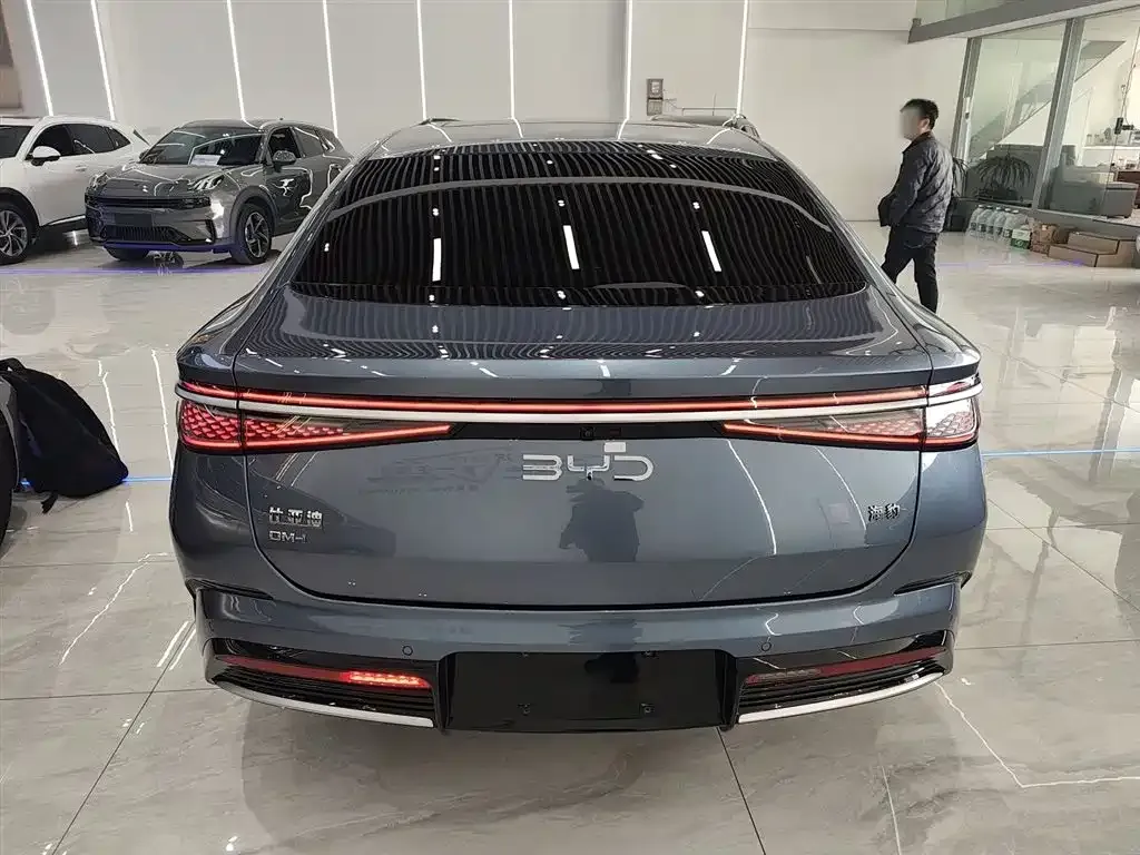 BYD Seal — фото 9