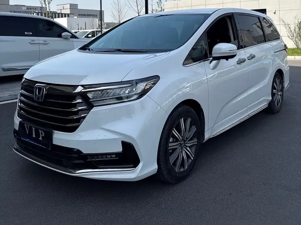 Honda Odyssey — фото 1