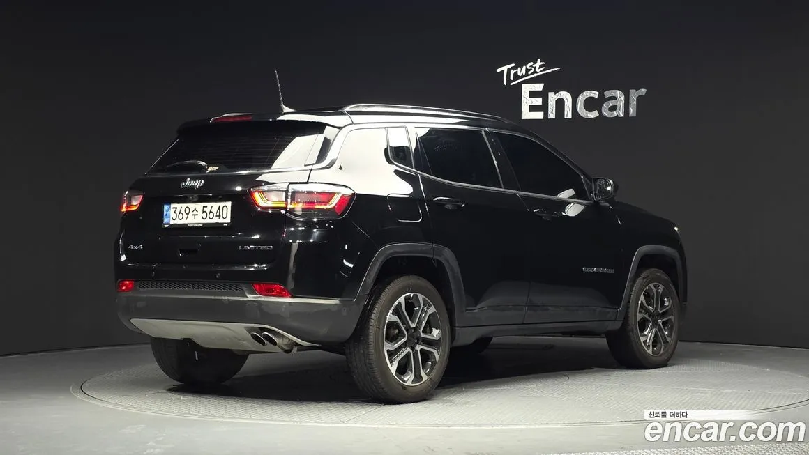 Jeep Compass — фото 6