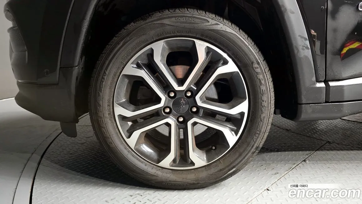 Jeep Compass — фото 10