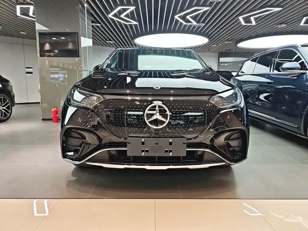 Mercedes-Benz EQE SUV — фото 9