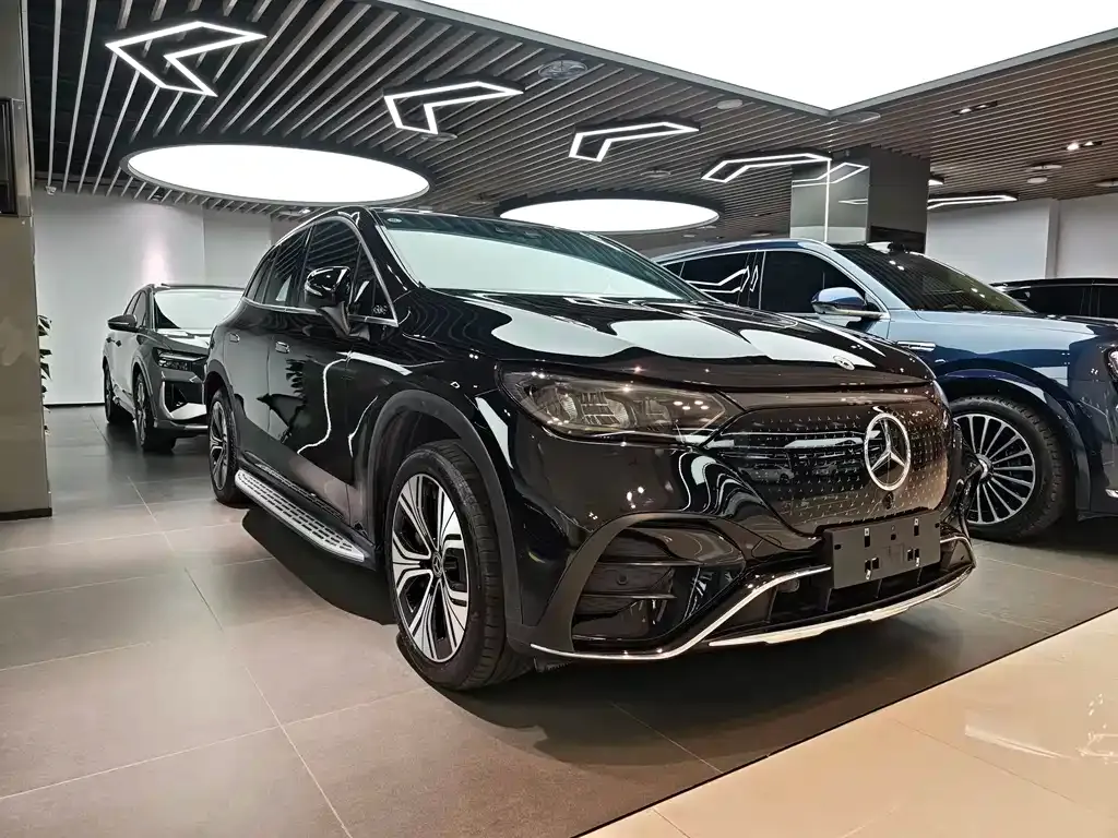 Mercedes-Benz EQE SUV — фото 6