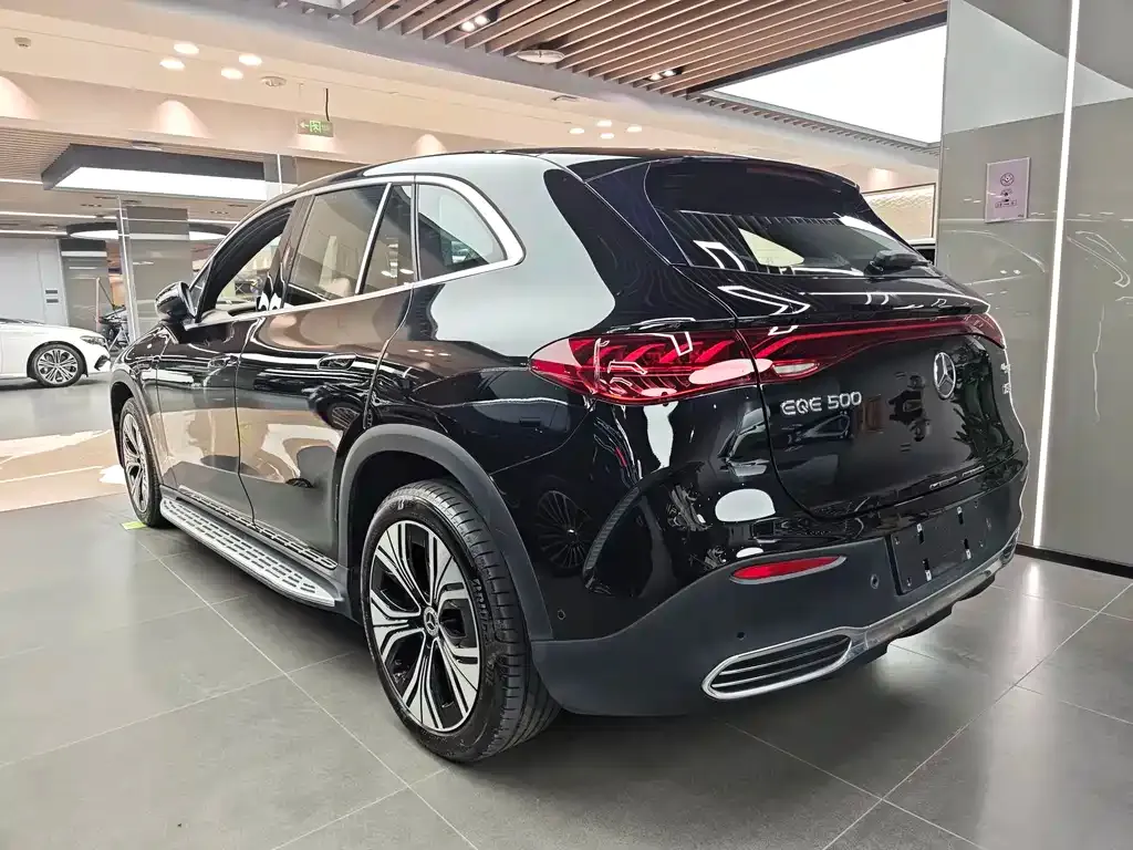 Mercedes-Benz EQE SUV — фото 3