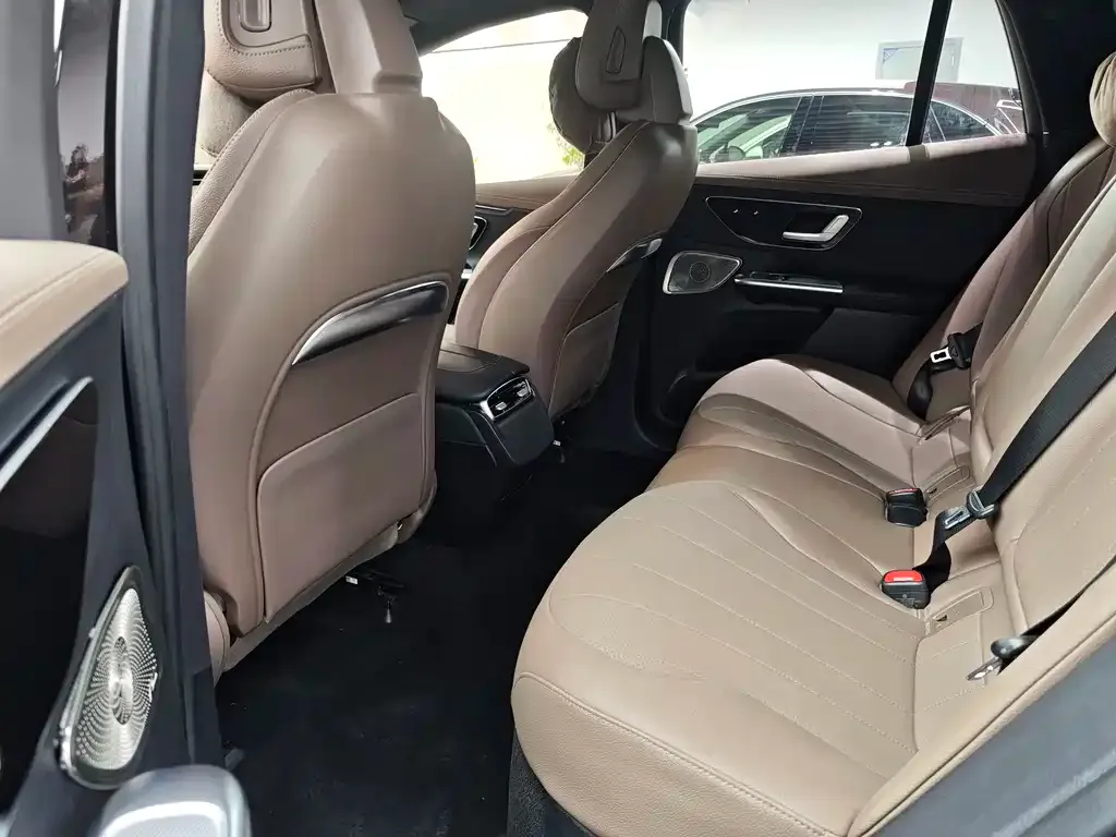 Mercedes-Benz EQE SUV — фото 2