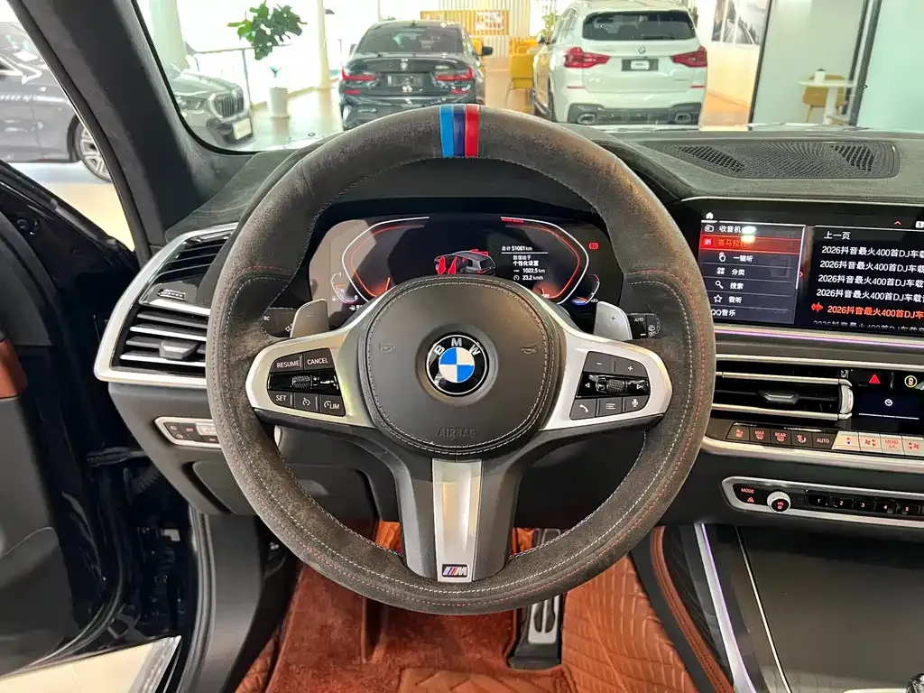BMW X7 — фото 2