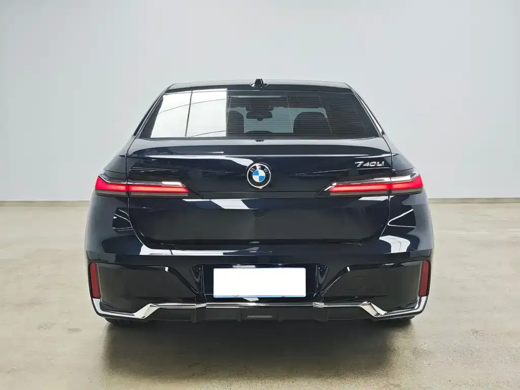 BMW 7 Series — фото 2