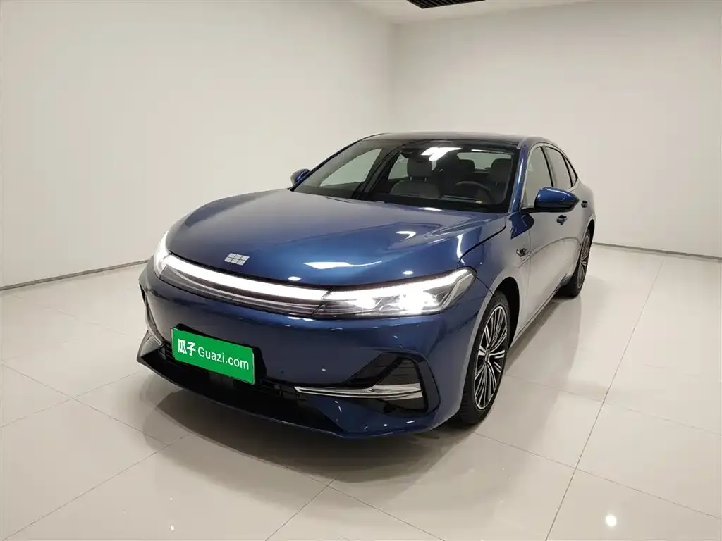 Geely Galaxy A7 — фото 1