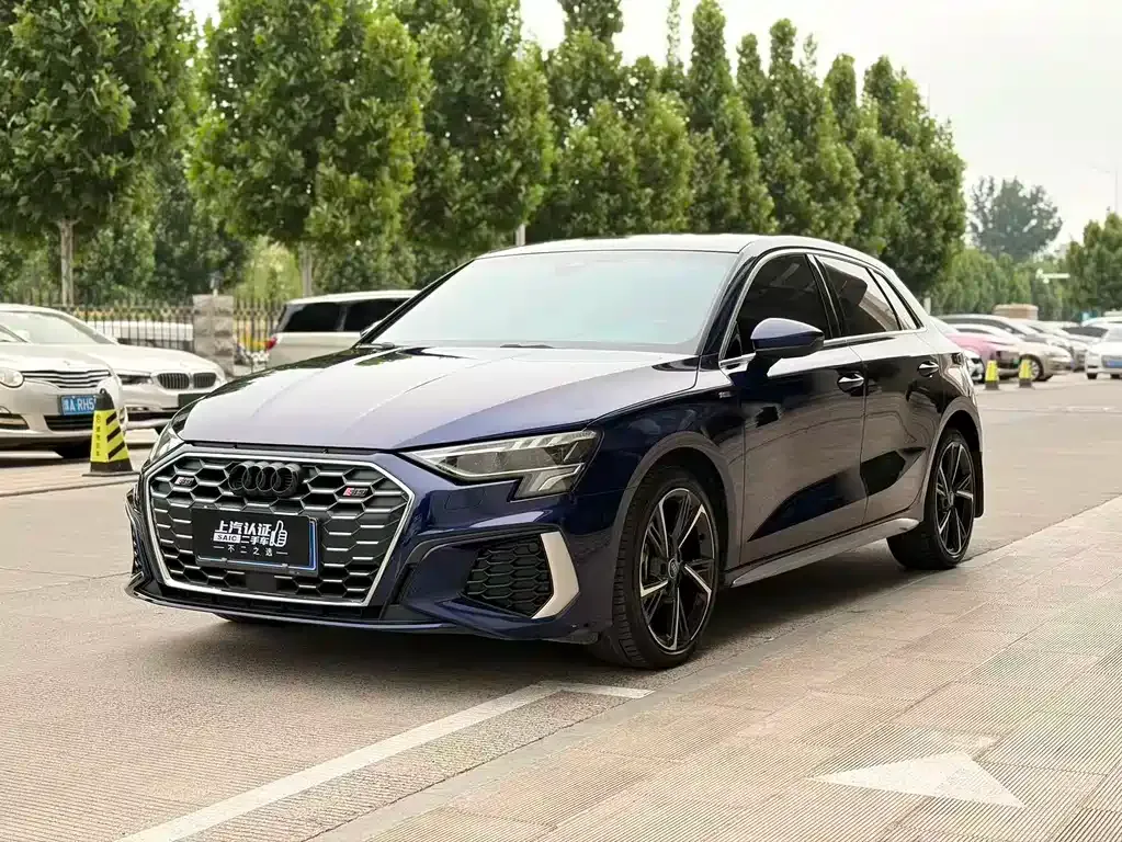 Audi A3 — фото 1