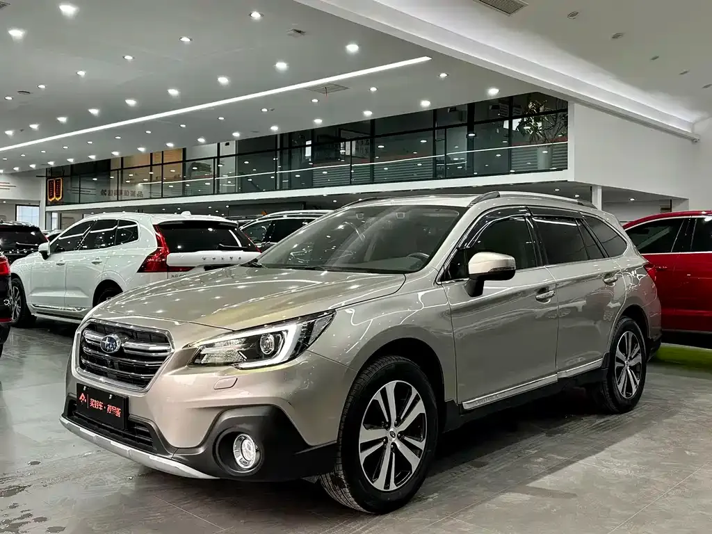 Subaru Outback — фото 1