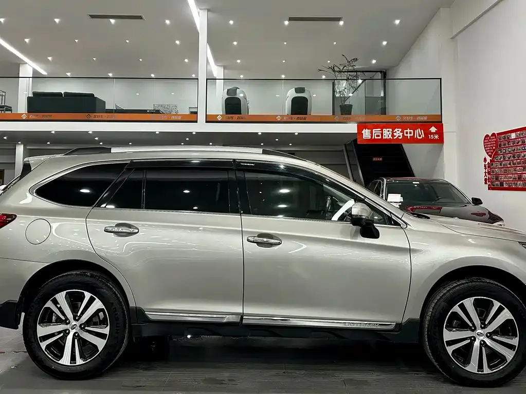 Subaru Outback — фото 6