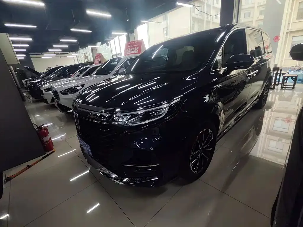 Roewe iMAX8 — фото 1