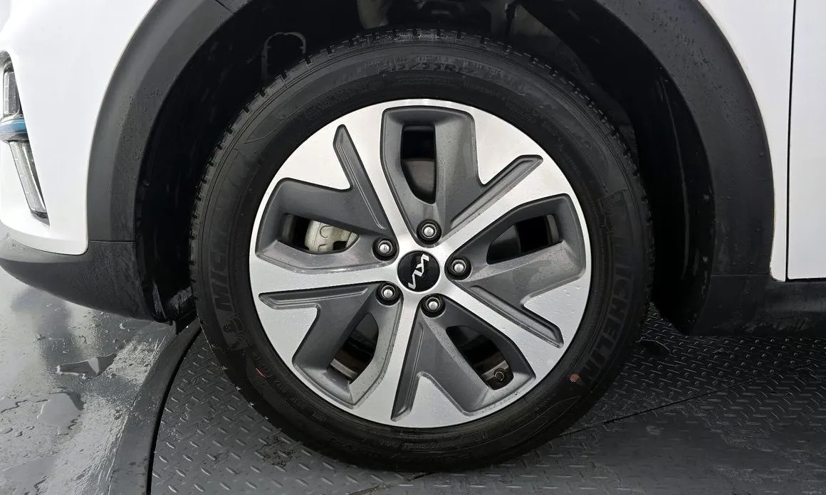 Kia Niro — фото 10