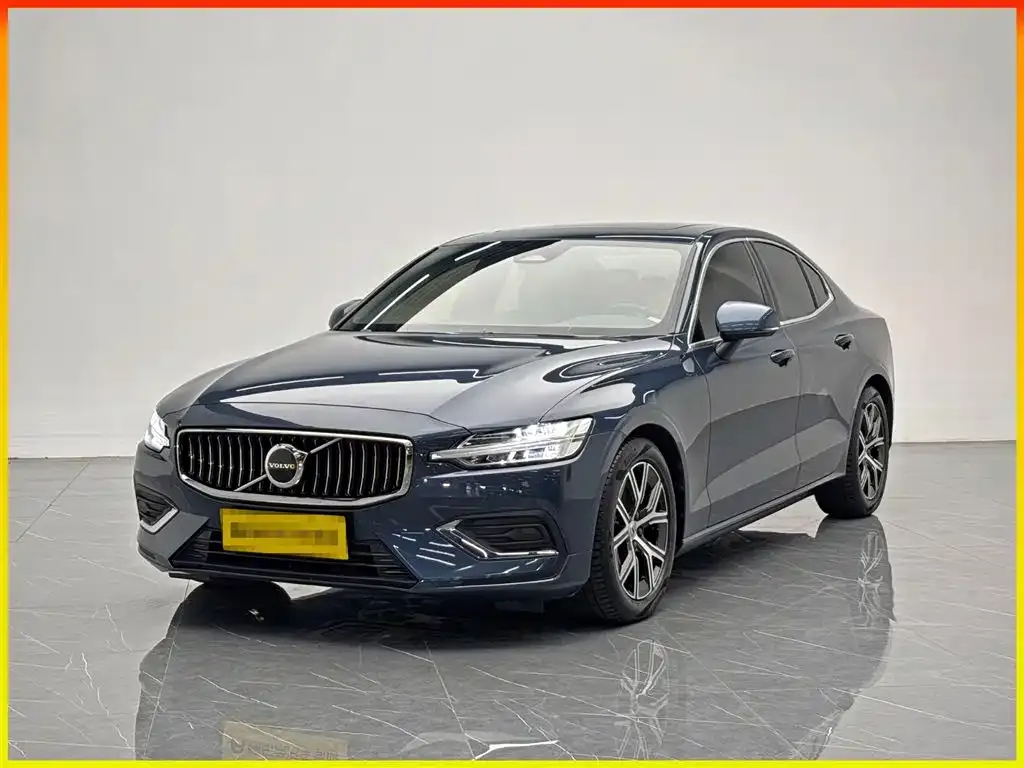 Volvo S60 — фото 1
