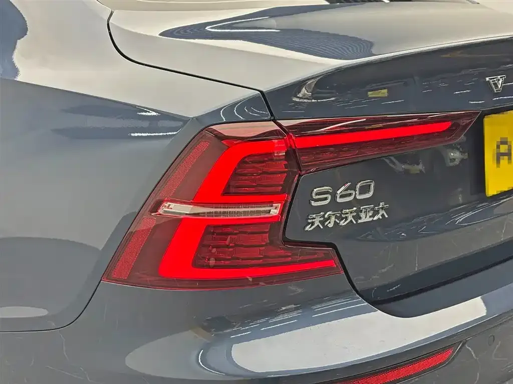 Volvo S60 — фото 5