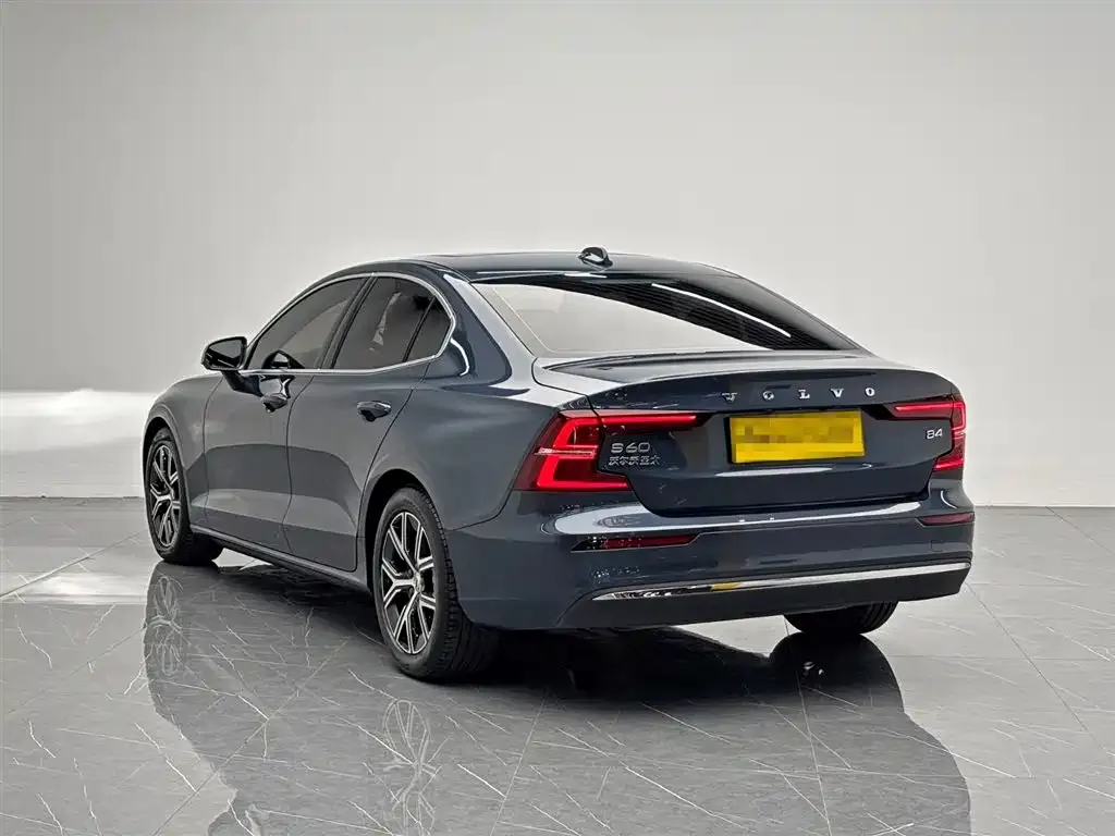 Volvo S60 — фото 2