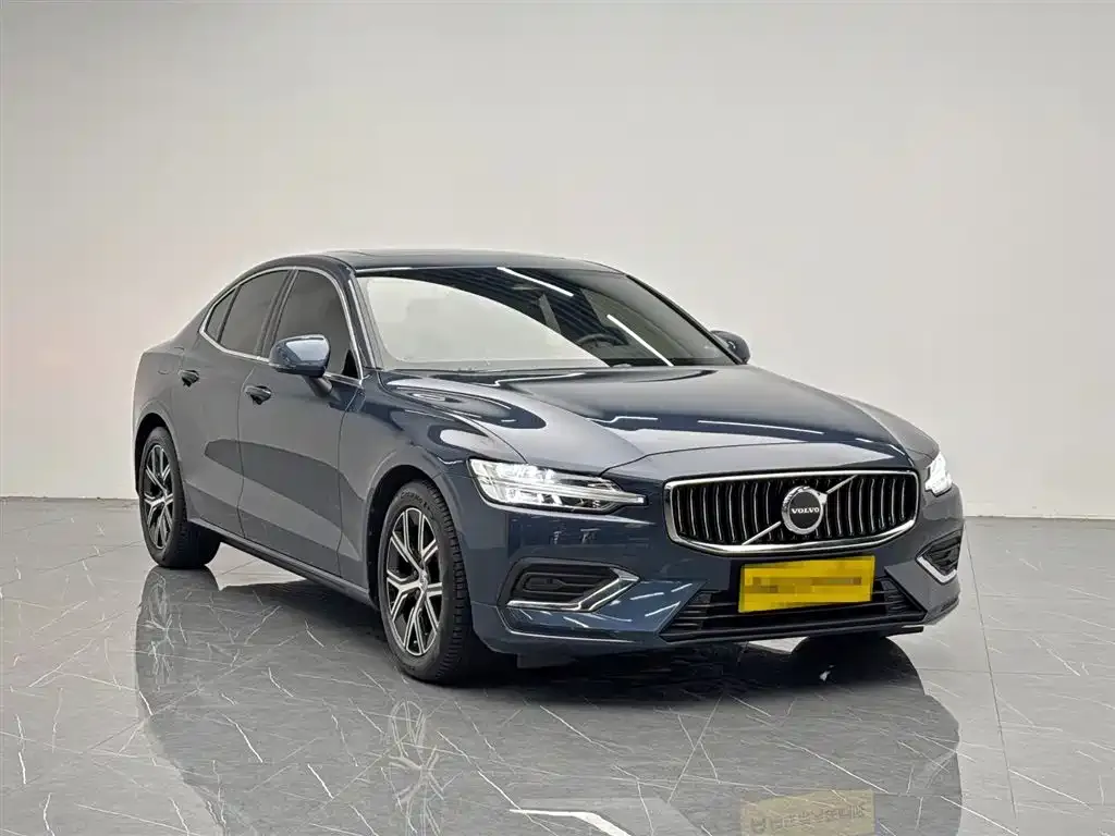 Volvo S60 — фото 7