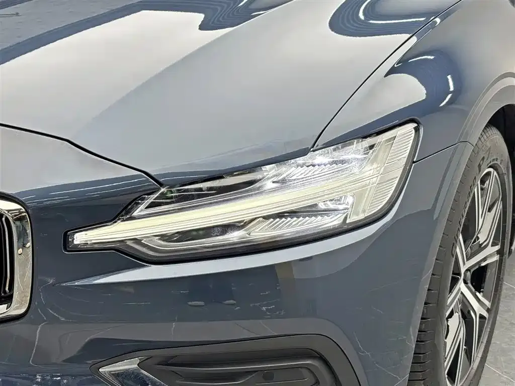 Volvo S60 — фото 10