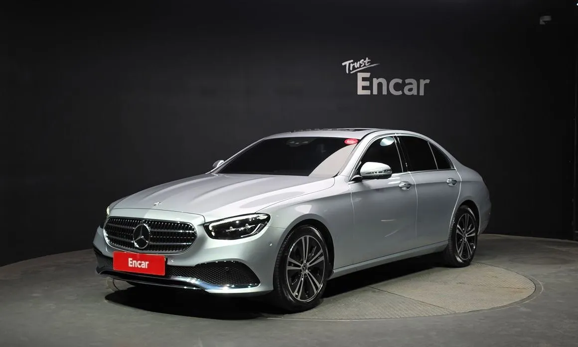 Mercedes-Benz E-Class — фото 1