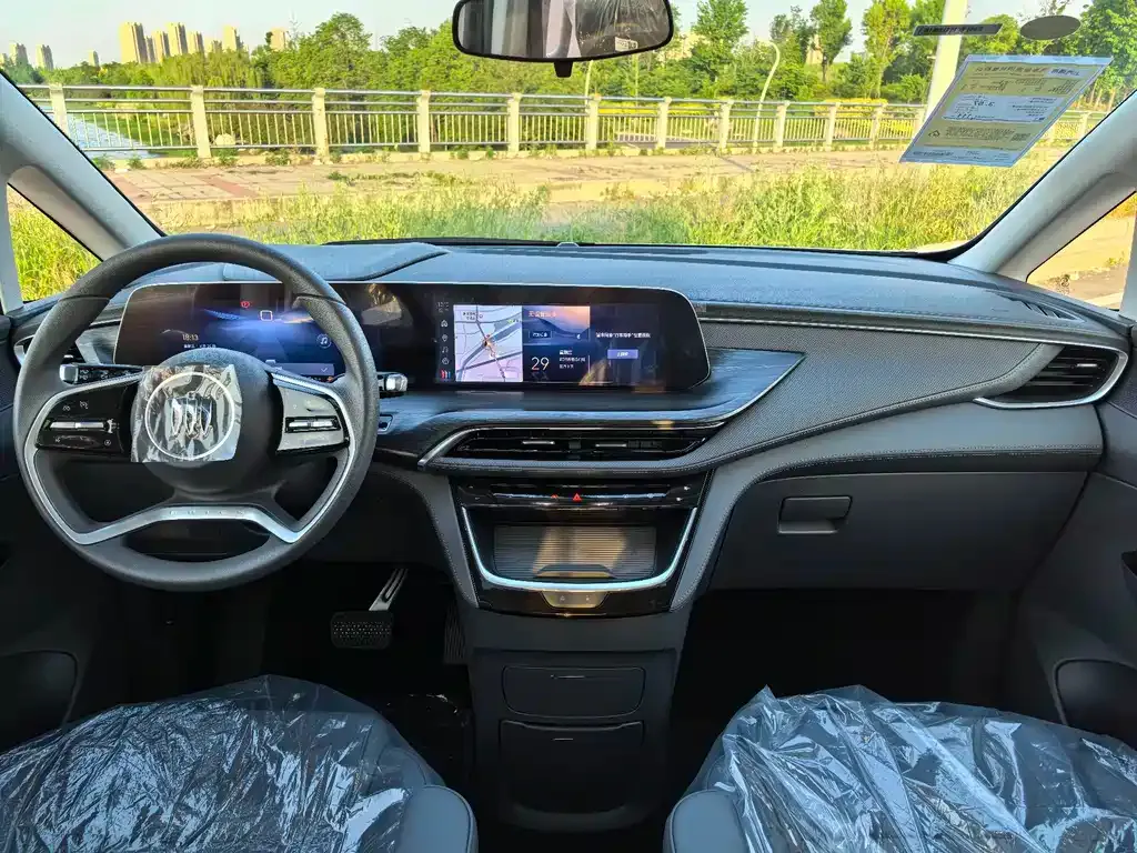 Buick GL8 Hybrid — фото 3
